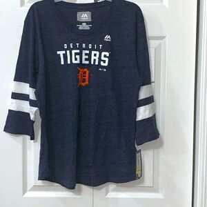 Majestic women’s DETROIT TIGERS size xl athletic navy blue NWT TEE